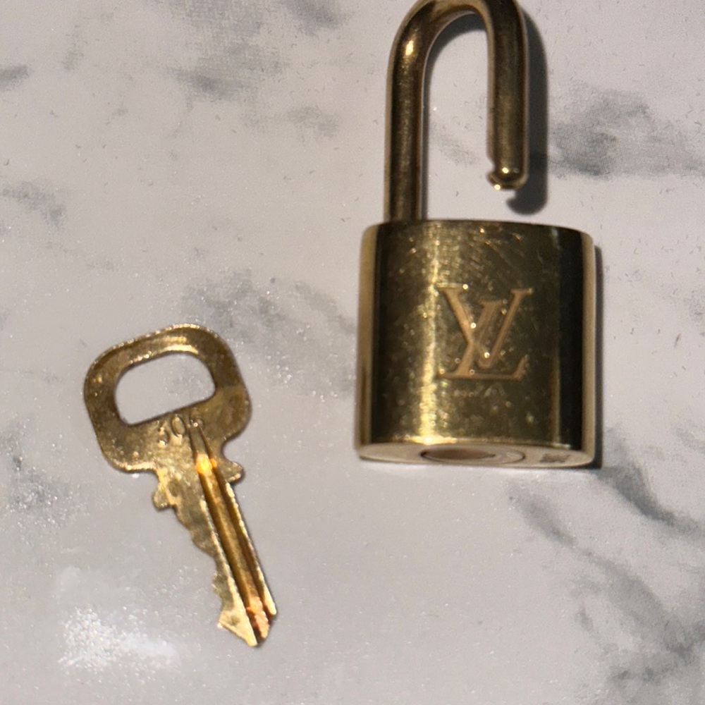 Louis Vuitton key